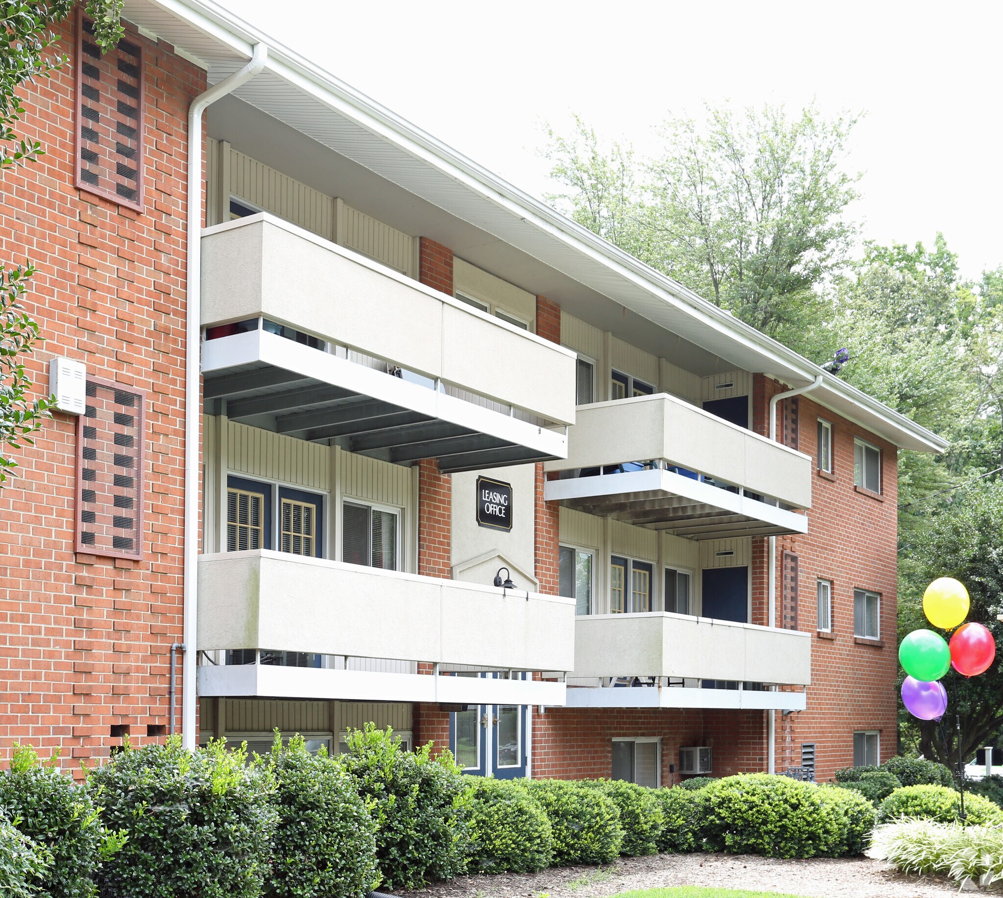 Ashton Square Apartments