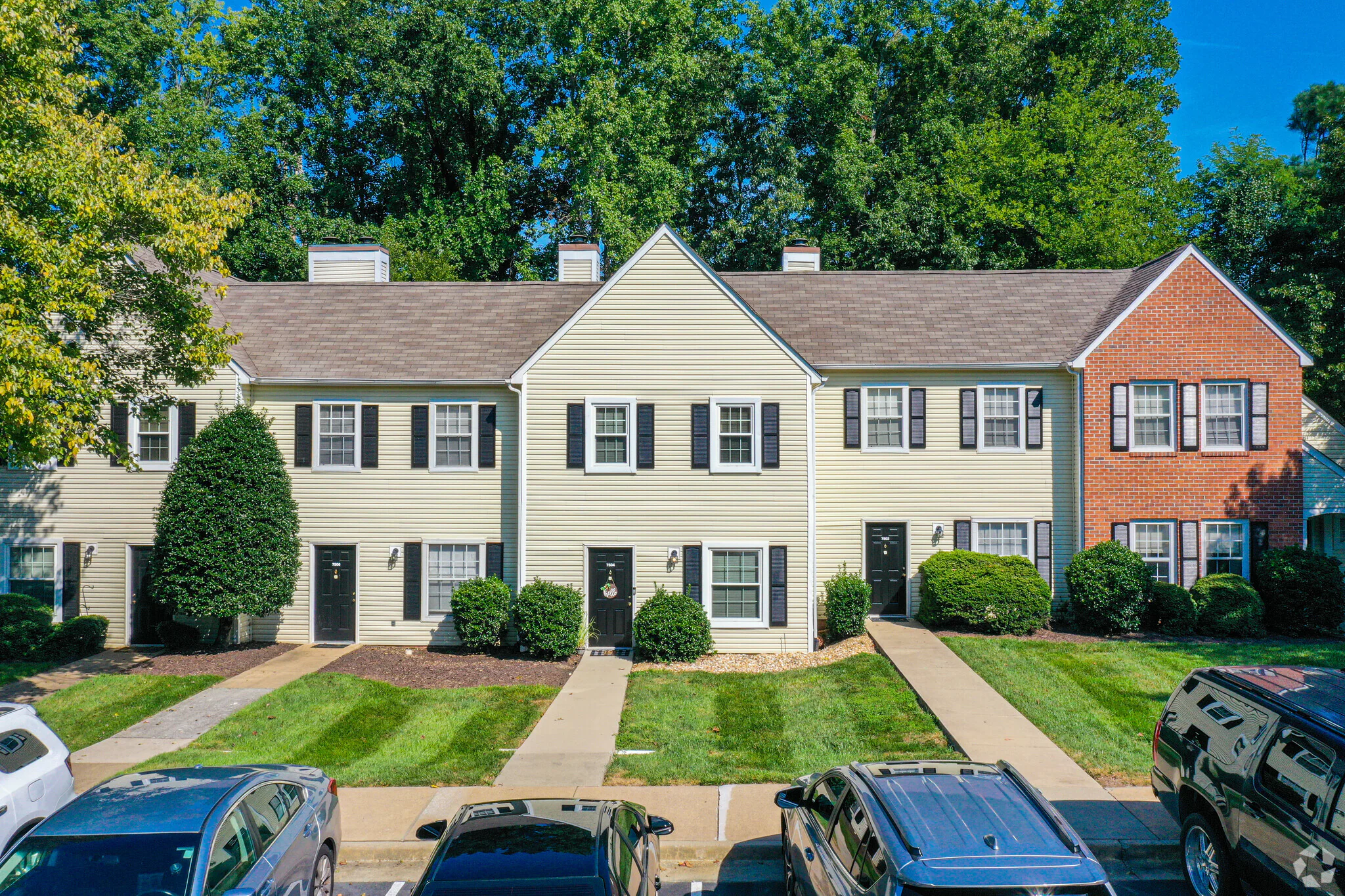Cross Creek Apartments