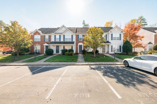 6709 North Grand Brook Cir, Richmond, VA 23225