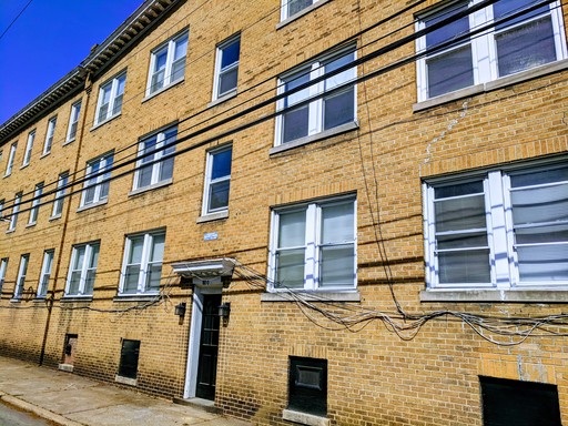 800 N. Sheppard Street, Apt. 9, Richmond, VA 23220