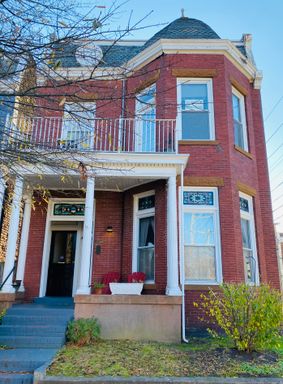 Rental listed by Pollard & Bagby