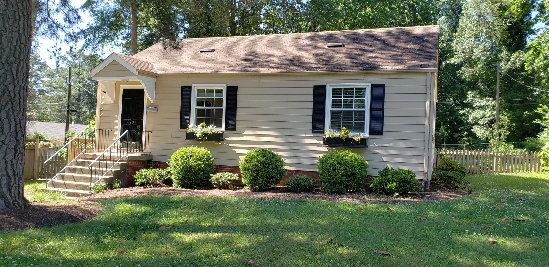 Rental listed by Blue Dog Properties
