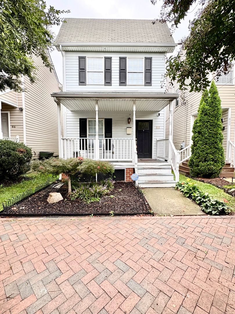 Rental listed by Liz Moore & Associates Property Management