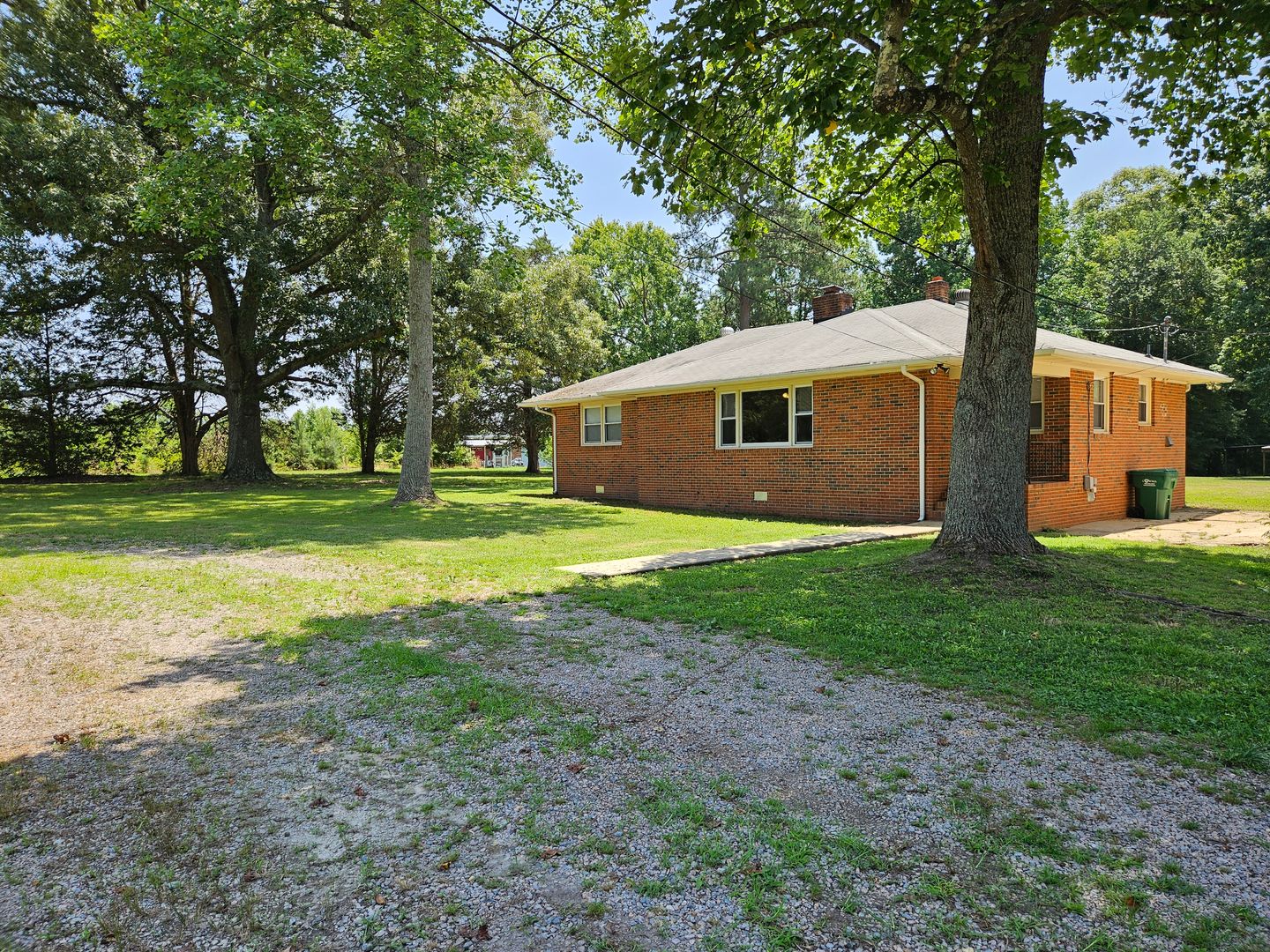 2477 Meadow Road, Sandston, VA 23150