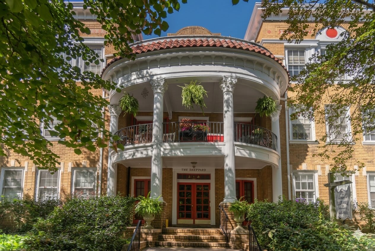 215 South Arthur Ashe Blvd, Apt 218-10, Richmond, VA 23220