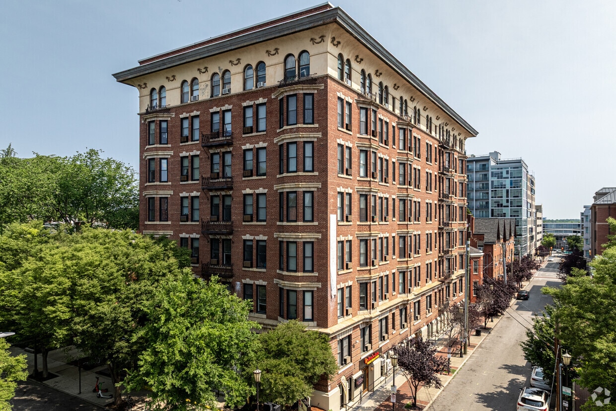Chesterfield Apartments