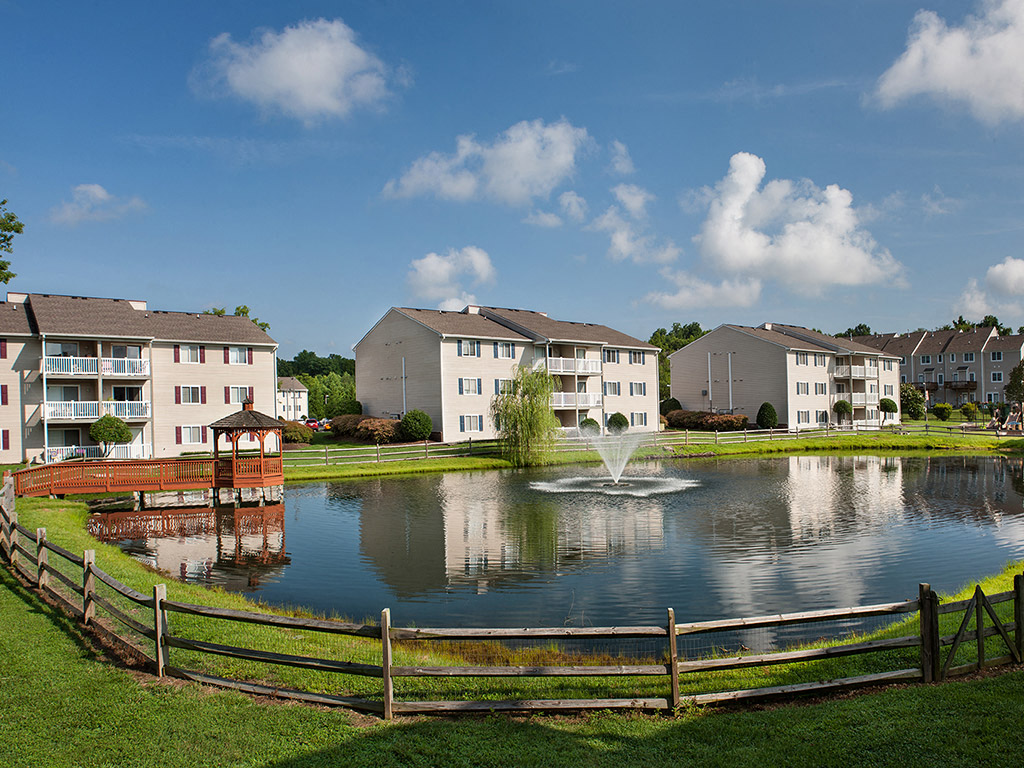 LakeRidge Square