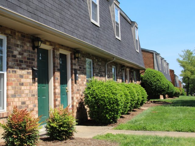 Saddlewood Apartments & Townhomes